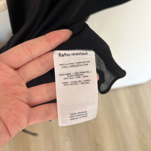 NEW REFORMATION Nancy Silk Top - Picture 7 of 7